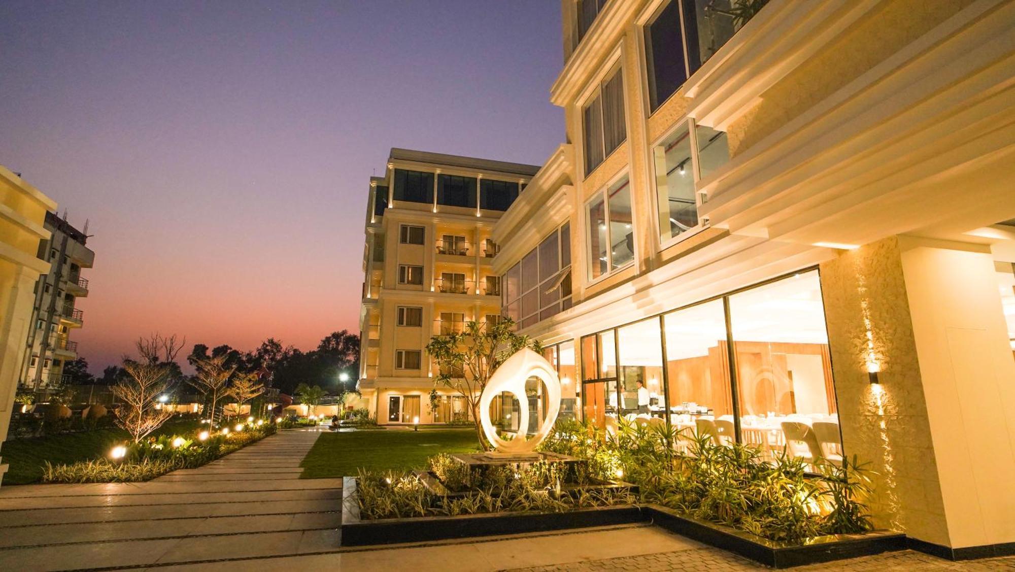 Antique Regency !! Luxurious Hotel In Digha !! Exterior foto